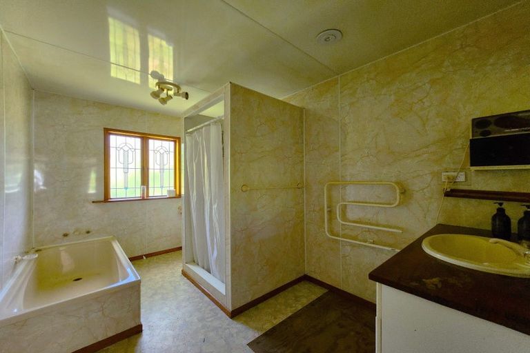 Property details for 137 Opouteke Road, Kaihu, Dargaville, 0379