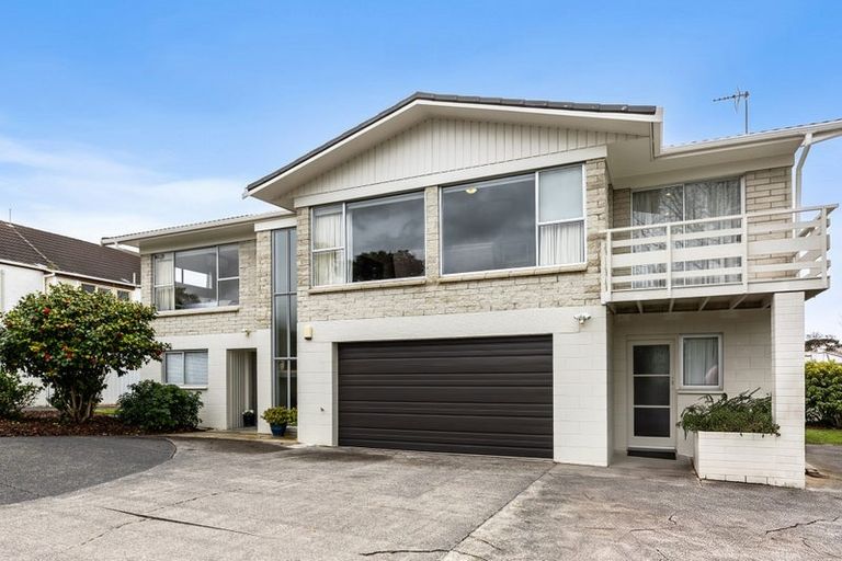 Photo of property in 20 Matuhi Rise, Henderson, Auckland, 0612