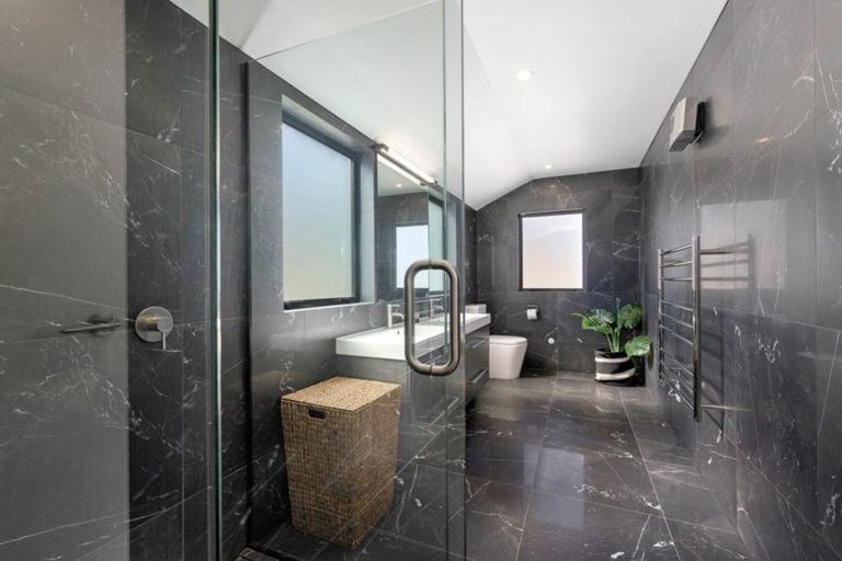 Photo of property in 9 Falconer Rise, Jacks Point, Queenstown, 9371