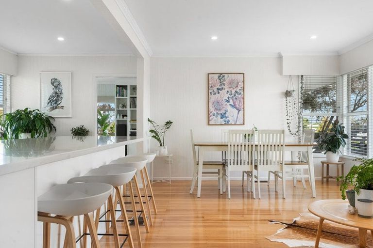 Photo of property in 180 Sandwich Road, St Andrews, Hamilton, 3200