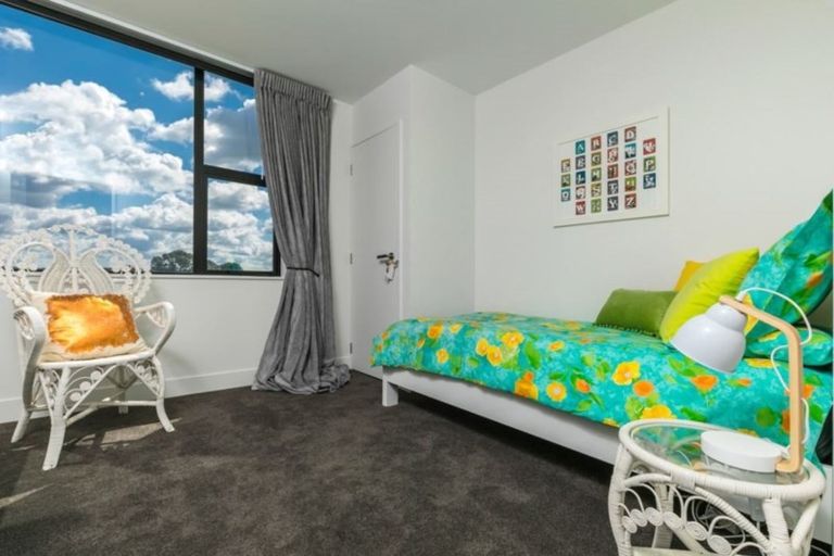 Photo of property in 15 Cochrane Road, Hobsonville, Auckland, 0616