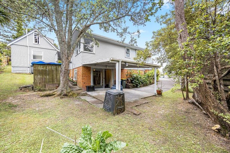 Photo of property in 156 Godley Road, Titirangi, Auckland, 0604