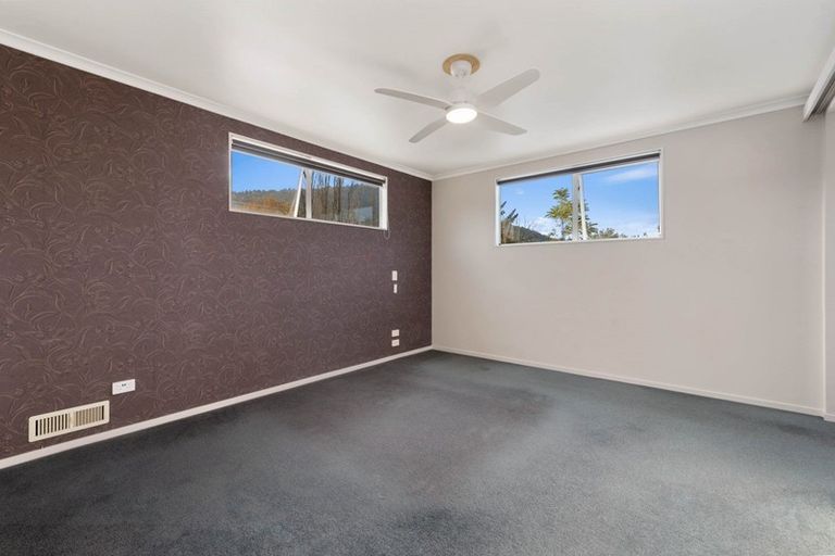 Photo of property in 16 Caulfield Place, Pukehangi, Rotorua, 3015