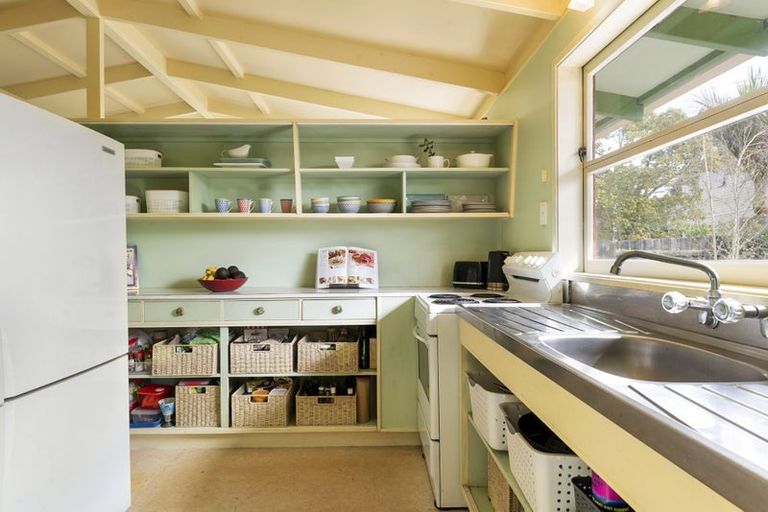 Photo of property in 1/68 Glenvar Road, Torbay, Auckland, 0630