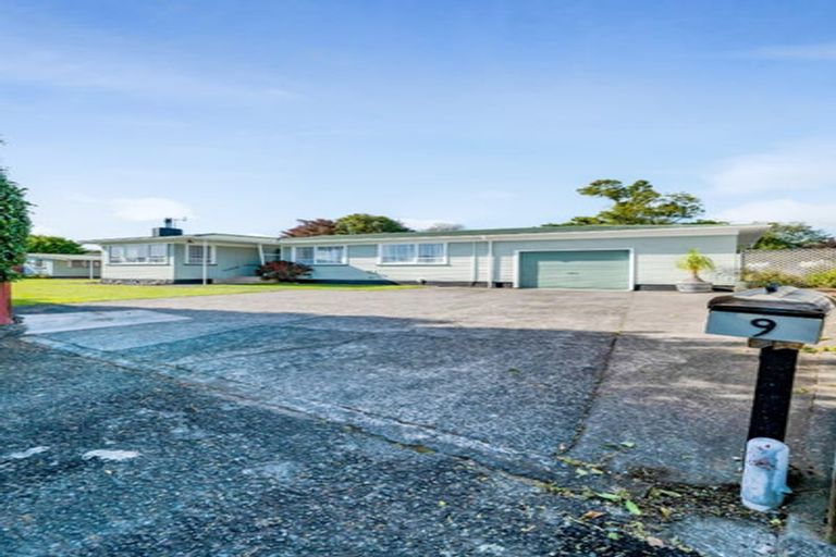 Photo of property in 9 Kowhai Street, Strandon, New Plymouth, 4312