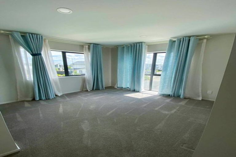 Photo of property in 50 Craigs Way, Hobsonville, Auckland, 0616