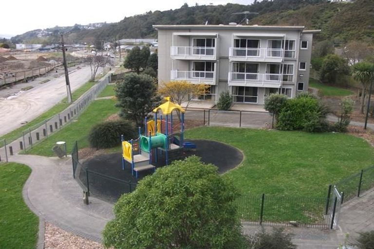 Photo of property in 95 Farmer Crescent, Taita, Lower Hutt, 5011