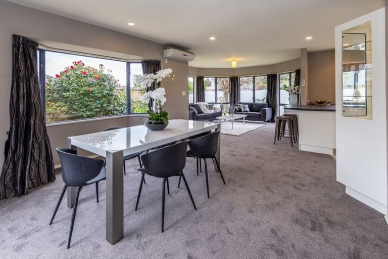 Photo of property in 4 Forest Drive, Parklands, Christchurch, 8083