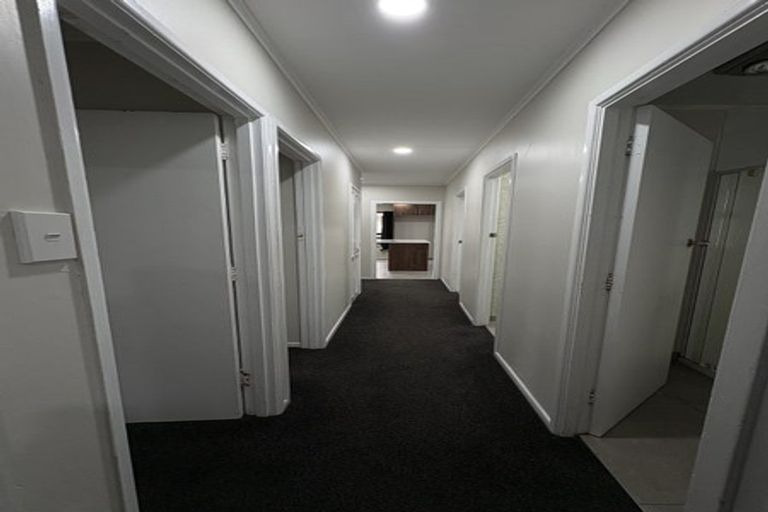 Photo of property in 19 Blake Road, Mangere East, Auckland, 2024