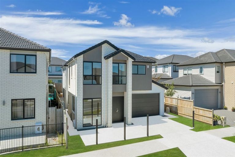 Photo of property in 54 Hikuawa Road, Flat Bush, Auckland, 2019
