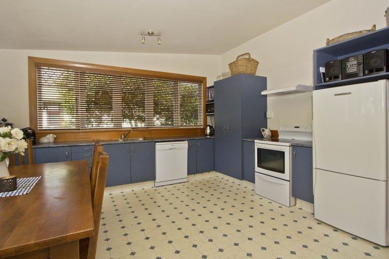 Photo of property in 1138 High Street, Taita, Lower Hutt, 5011