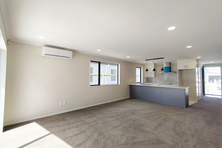 Photo of property in 5 Farmland Road, Papakura, 2110