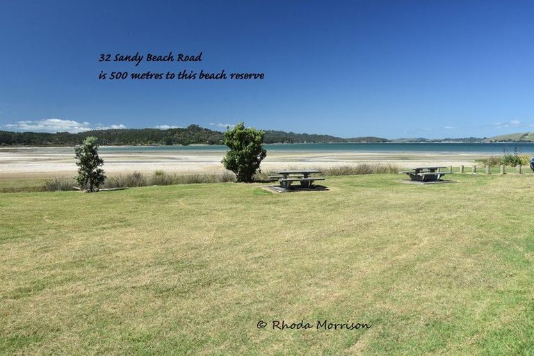 Photo of property in 32 Sandy Beach Road, Tinopai, 0593