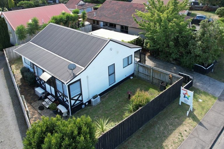 Photo of property in 79a Eatwell Avenue, Paraparaumu Beach, Paraparaumu, 5032