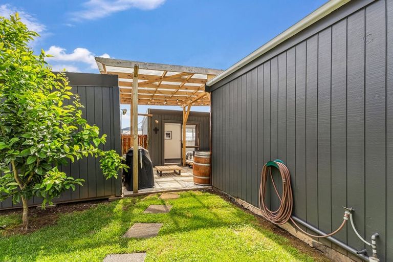 Photo of property in 17 Cook Drive, Whitianga, 3510