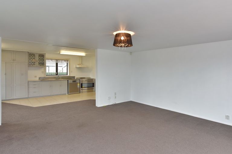 Photo of property in 33 Bournemouth Crescent, Aranui, Christchurch, 8061