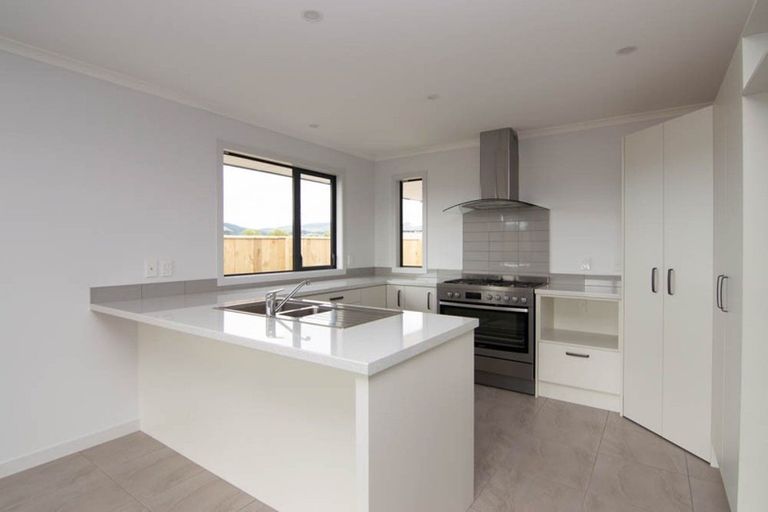 Photo of property in 35 Silicon Way, Fitzherbert, Palmerston North, 4410