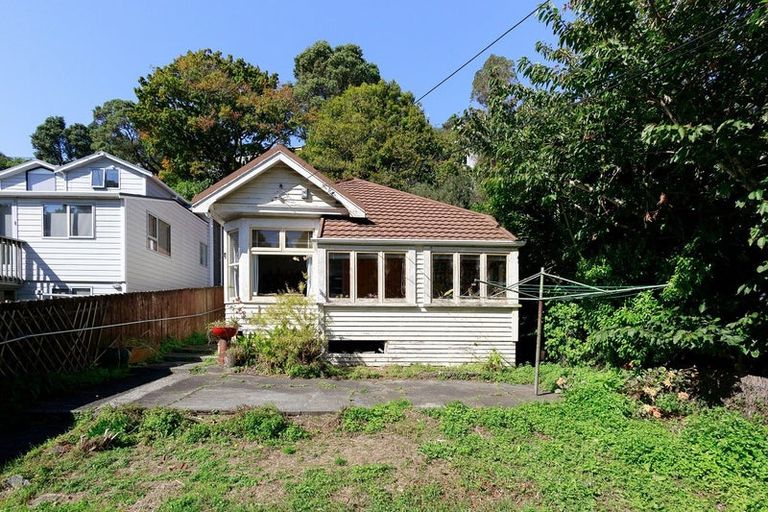 Photo of property in 151 Glenmore Street, Kelburn, Wellington, 6012