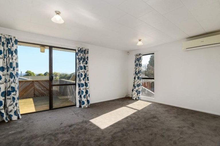 Photo of property in 16 Bronte Place, Owhata, Rotorua, 3010