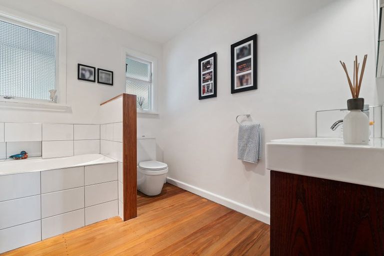 Photo of property in 1/15 Karitane Drive, Cashmere, Christchurch, 8022