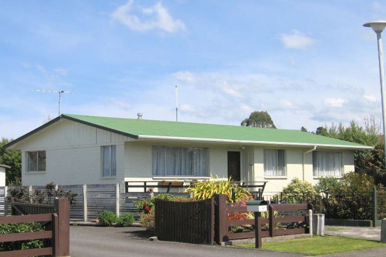 Photo of property in 26 Totaravale Street, Pukehangi, Rotorua, 3015