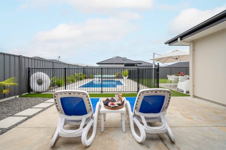 Photo of property in 12 Benmore Place, Poraiti, Napier, 4112