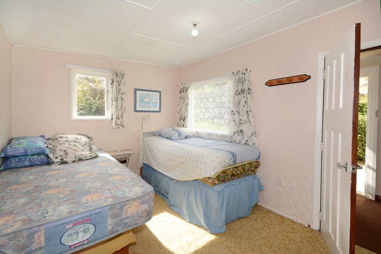 Photo of property in 24 Seaview Road, Brighton, Dunedin, 9035