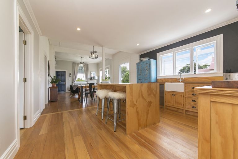 Photo of property in 5 Clarks Lane, Hobsonville, Auckland, 0618