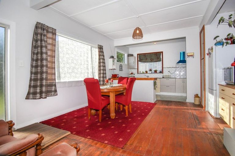 Photo of property in 2 Curtis Street, Hector, 7822