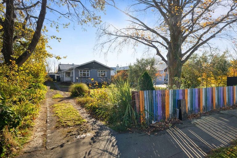 Photo of property in 243 Edgeware Road, Edgeware, Christchurch, 8013