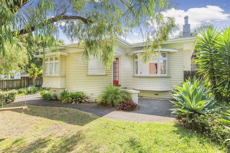 Photo of property in 172 Lake Road, Belmont, Auckland, 0622