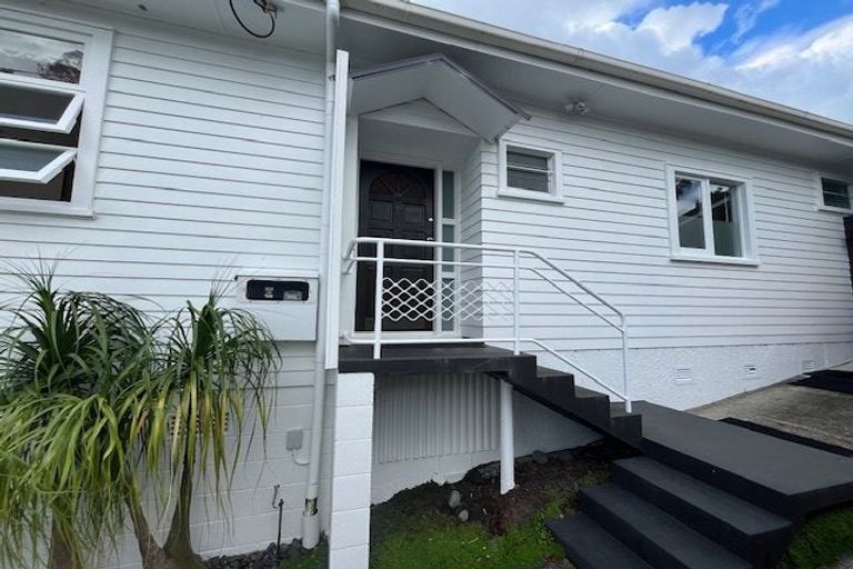Photo of property in 1/27 Gazelle Avenue, Beach Haven, Auckland, 0626