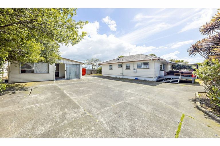 Photo of property in 32 Tamworth Close, Manurewa, Auckland, 2102