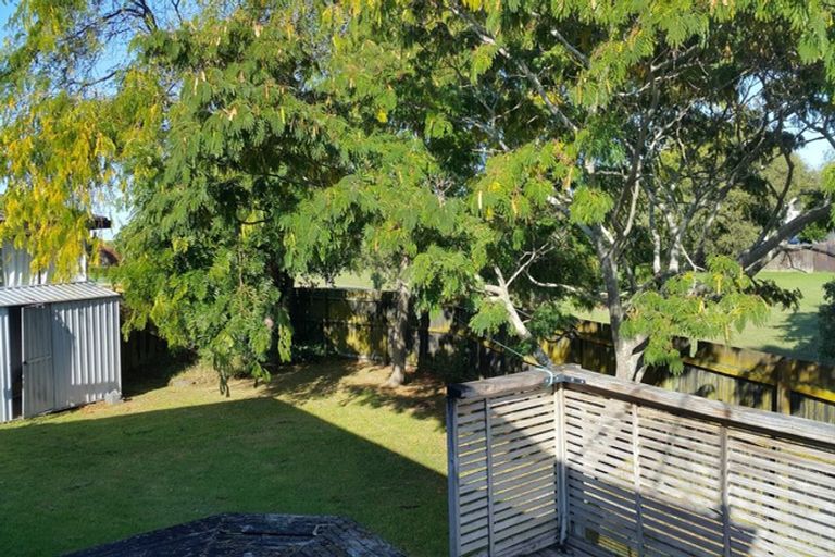 Photo of property in 1/5 Myna Place, Weymouth, Auckland, 2103