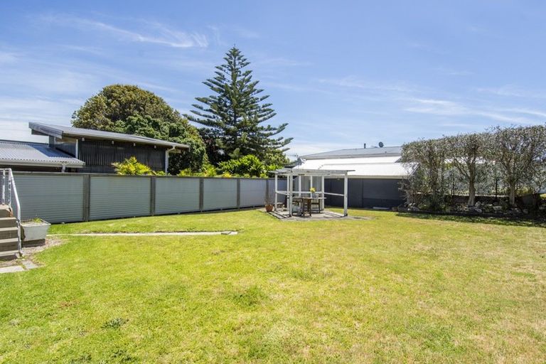 Photo of property in 46 Pitau Road, Mount Maunganui, 3116