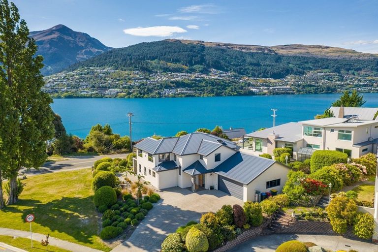 Photo of property in 660 Peninsula Road, Kelvin Heights, Queenstown, 9300