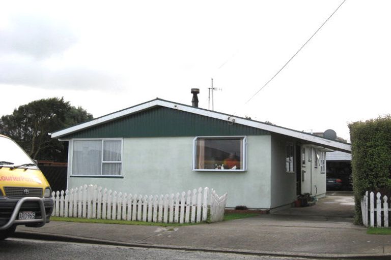 Photo of property in 16 Cargill Street, Waikiwi, Invercargill, 9810