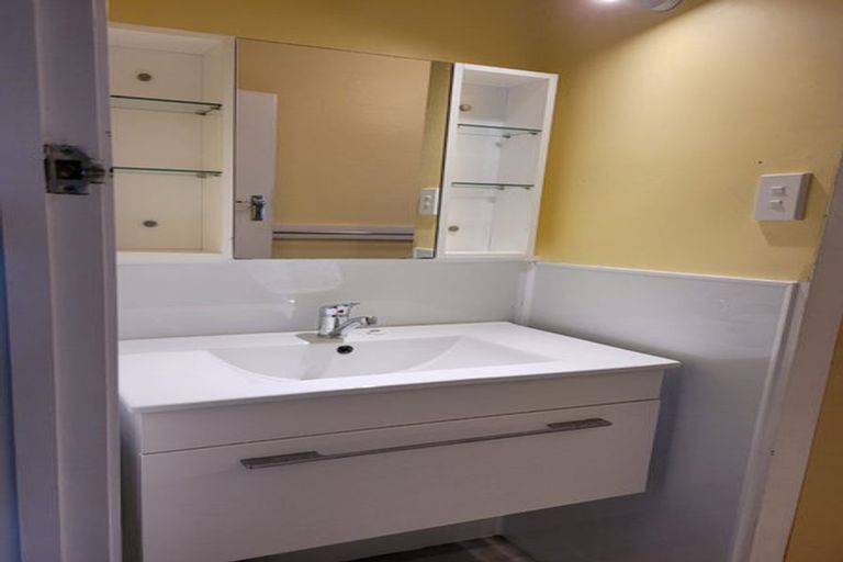 Photo of property in 21a Bulteel Street, New Plymouth, 4310