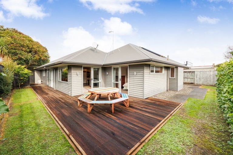 Photo of property in 449a Featherston Street, Palmerston North, 4414