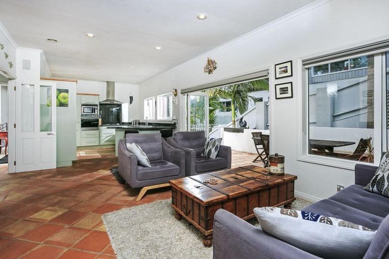 Photo of property in 41c Seaview Avenue, Northcote, Auckland, 0627