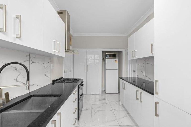 Photo of property in 120 Peverel Street, Riccarton, Christchurch, 8041