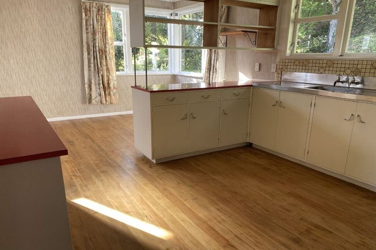 Photo of property in 28 Papakowhai Road, Papakowhai, Porirua, 5024