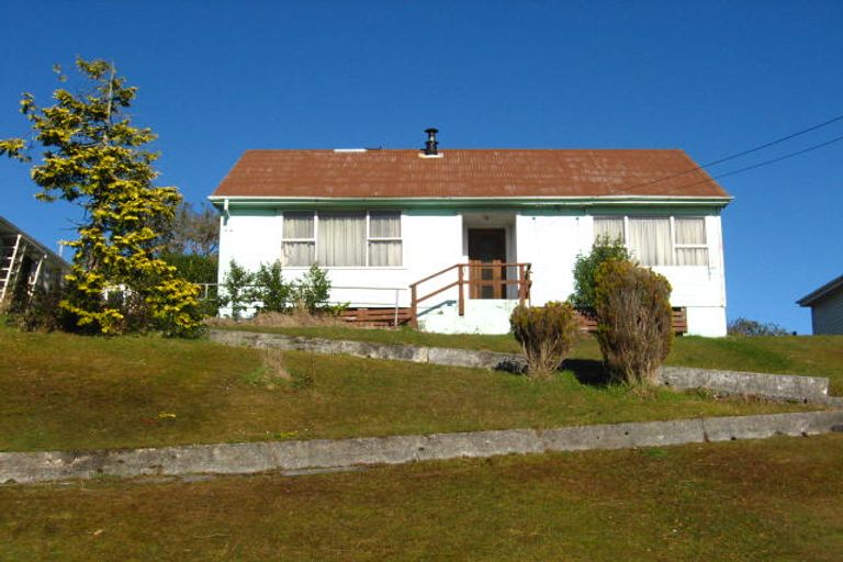 Photo of property in 18 Masters Street, Greymouth, 7805
