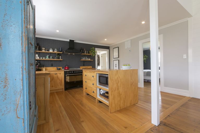 Photo of property in 5 Clarks Lane, Hobsonville, Auckland, 0618