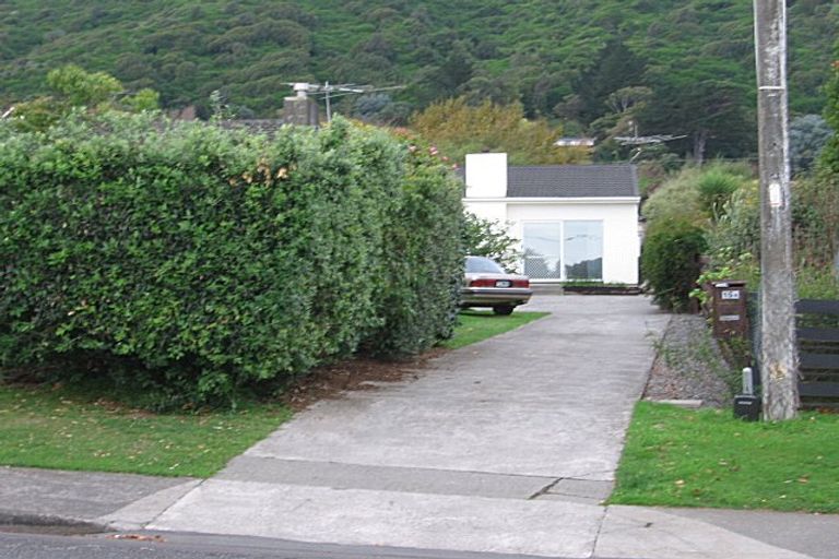 Photo of property in 15 Winara Avenue, Waikanae, 5036