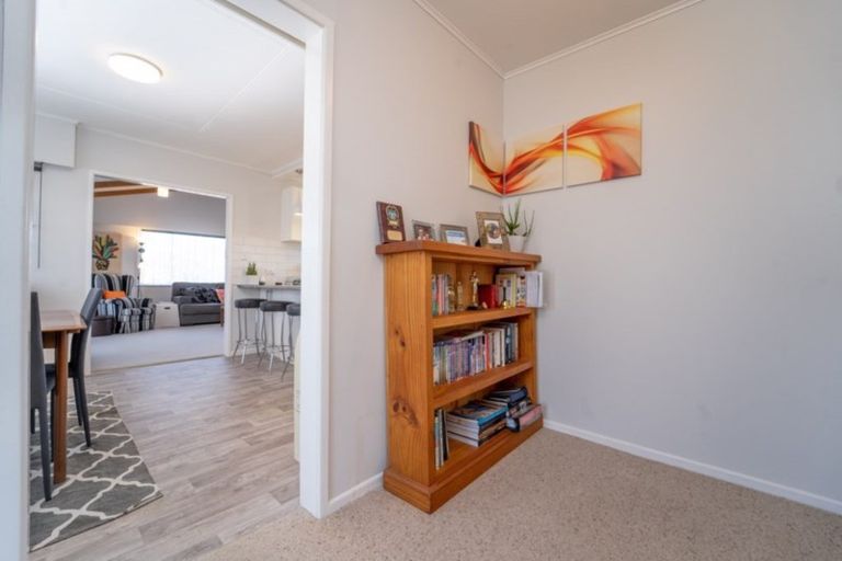 Photo of property in 12 Fairbrother Street, Carterton, 5713