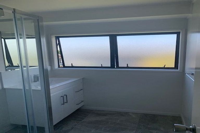 Photo of property in 8 Janese Place, Weymouth, Auckland, 2103