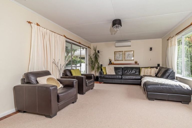 Photo of property in 21 Lipscombe Crescent, Havelock North, 4130