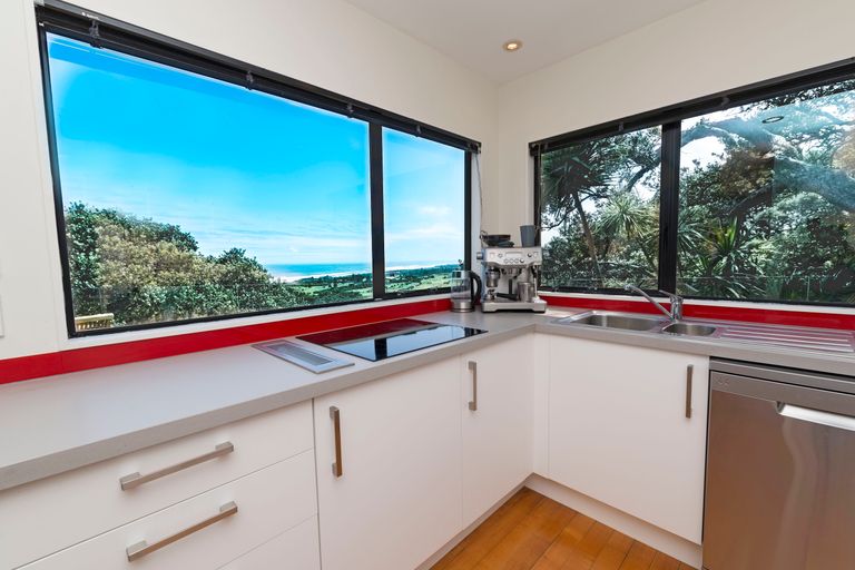 Photo of property in 90 Domain Crescent, Muriwai, 0881