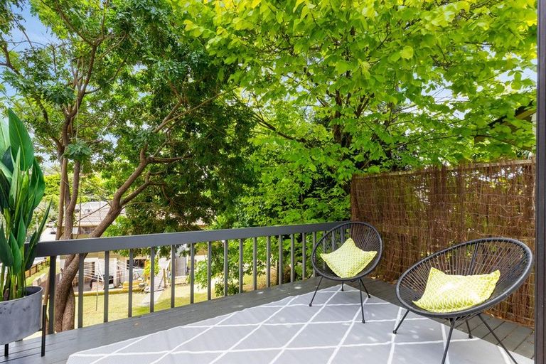 Photo of property in 1/71 Oaktree Avenue, Browns Bay, Auckland, 0630